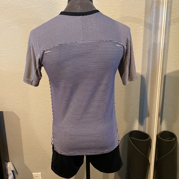 Mens Nike workout shirt - Picture 3 of 4
